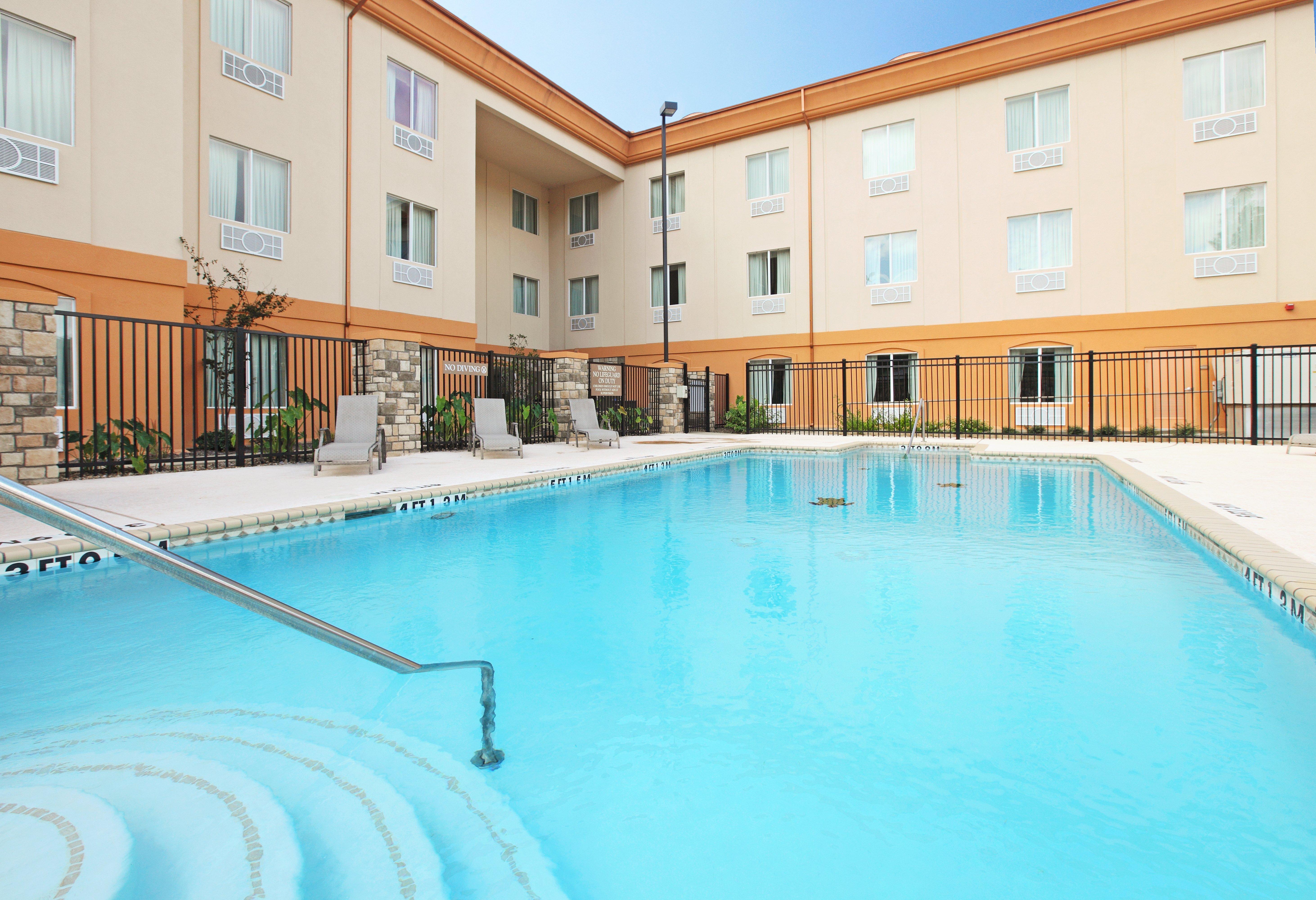 Holiday Inn Express Hotel & Suites Marshall By Ihg Ngoại thất bức ảnh