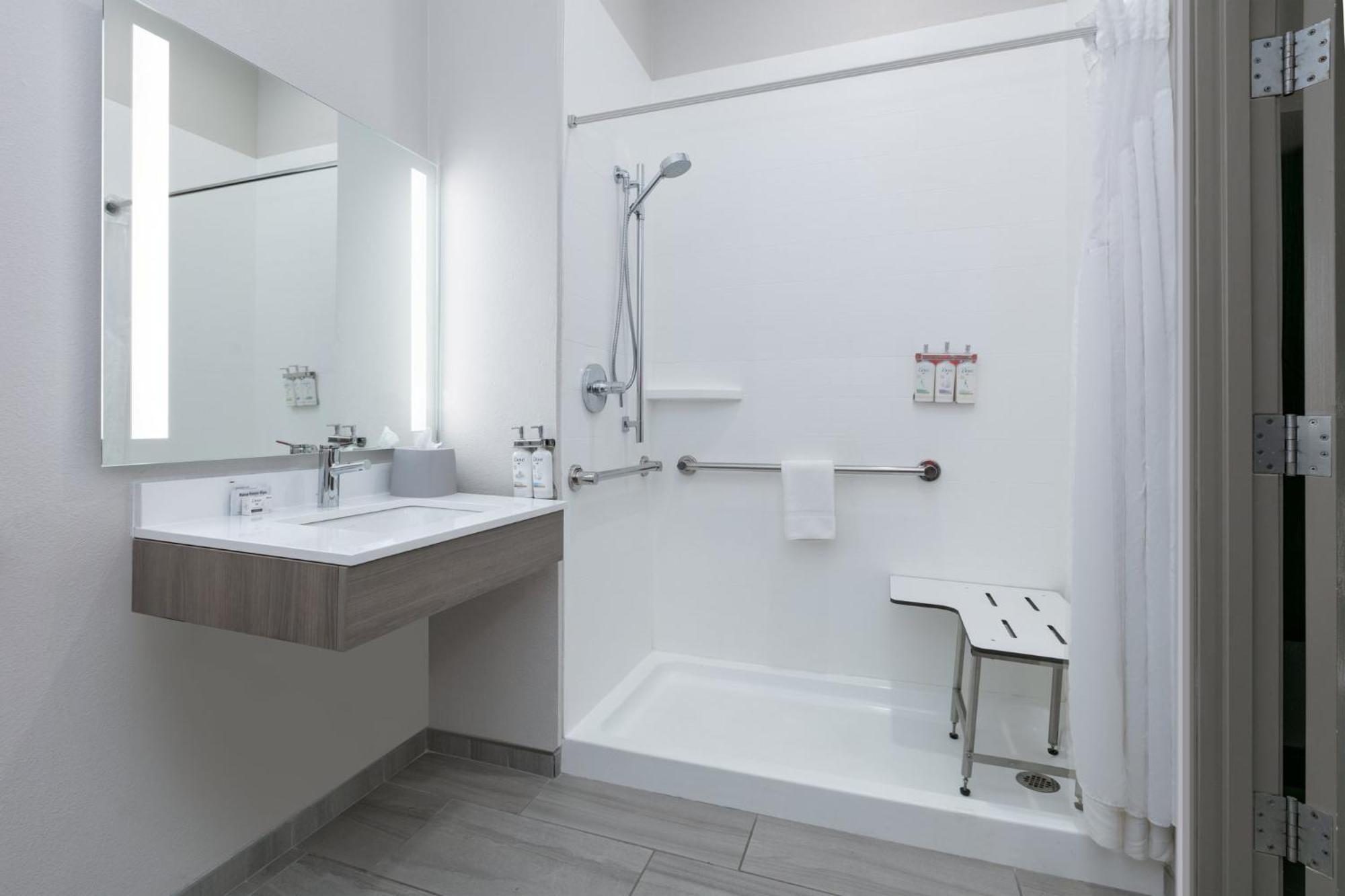 Holiday Inn Express Hotel & Suites Marshall By Ihg Ngoại thất bức ảnh